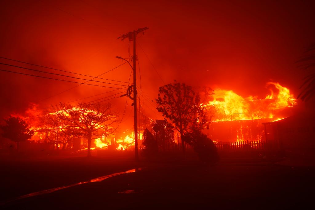 California_Wildfires_50130-ec0fd_1736327064